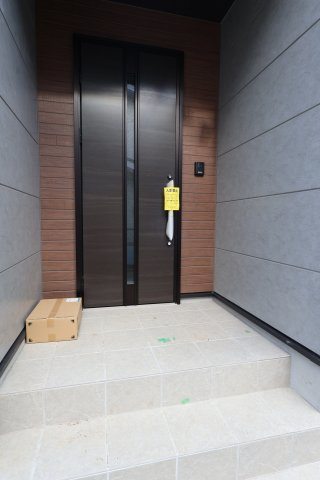 《仲介手数料無料》桜区栄和２丁目9-6(全1戸)新築一戸建てケイアイクラフトピットの玄関|撮影日 2025年11月20日 10:15 晴れ