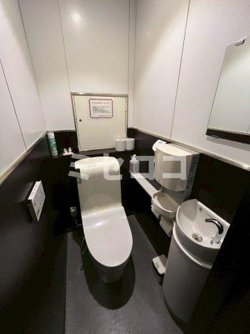 天満橋岡本ビルのトイレ