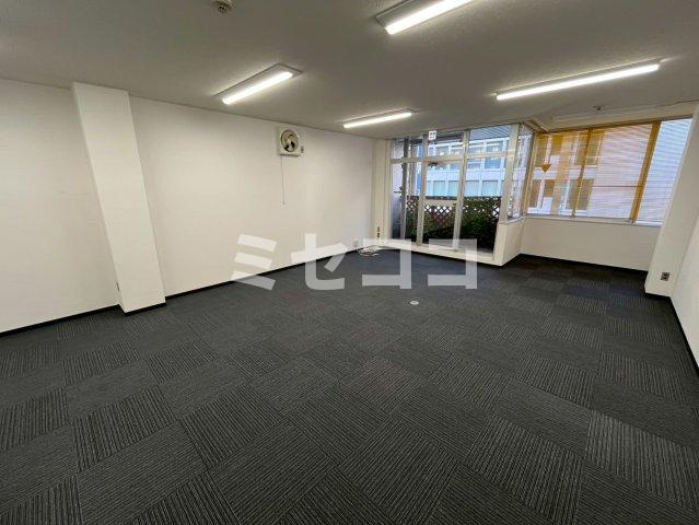 天満橋岡本ビルの内装