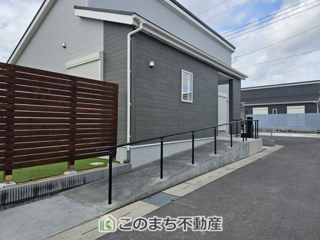 リナージュ那須塩原市下永田5丁目24-1期の設備|玄関にはスロープもございます♪
