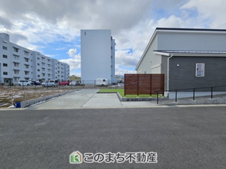 【駐車場】 | リナージュ那須塩原市下永田5丁目24-1期　12号棟 | 3台分の駐車スペースがございます♪