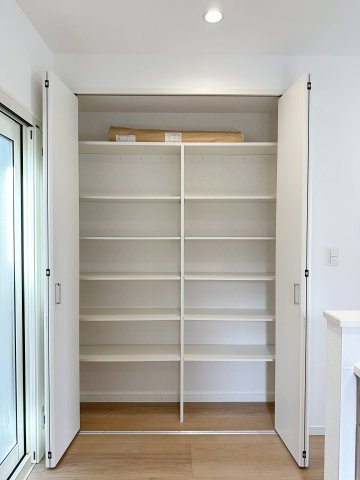 西区田方２丁目No.2の収納|広々としたキッチンパントリー収納☆