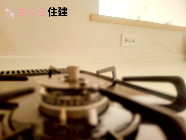 クレイドルガーデン中岡本町第10　１号棟のキッチン|キッチンにはあったらうれしい手元コンセント