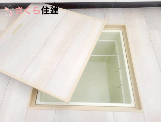 クレイドルガーデン中岡本町第10　１号棟のキッチン|床下収納庫付き