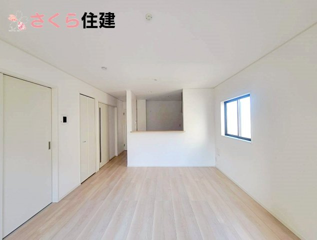 クレイドルガーデン中岡本町第10　１号棟の居間・リビング|南向き15帖のLDK