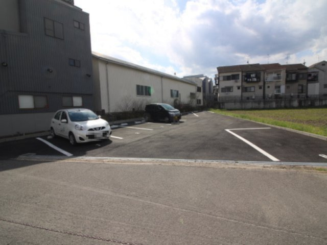 ハイツ長岡京の駐車場