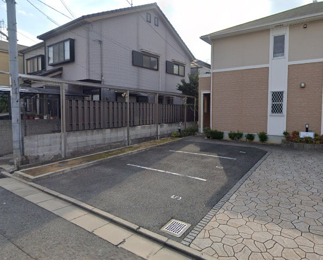 ラビアンローズの駐車場|駐車場に車を止められます