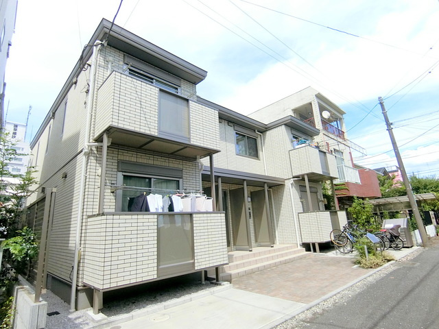 ピュアハイムの外観|駅まで徒歩3分