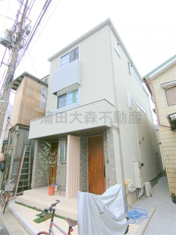 Bicheno(ビジュノの外観|2019年7月築　木造地上3階建て
東京都大田区羽田2丁目　京急空港線大鳥居駅最寄り徒歩7分