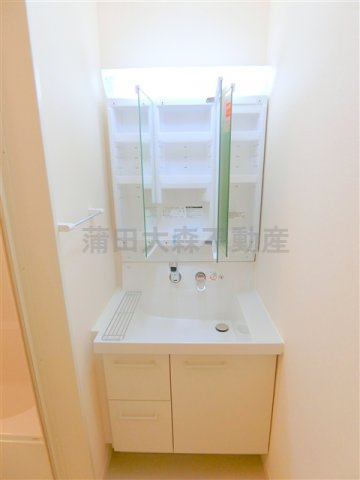 Bicheno(ビジュノの洗面所|3面鏡の独立洗面台　洗面脱衣所