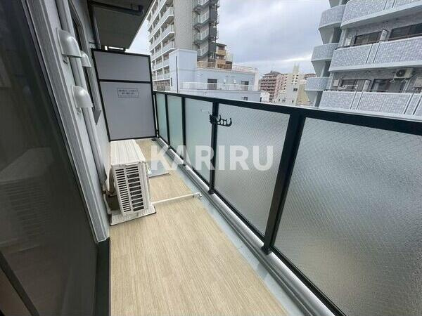 CREST TAPP 新大阪のバルコニー