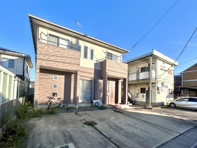 【中古戸建】邑楽郡大泉町西小泉1丁目の外観|■外観｜土日のご見学はもちろん、平日・夜間のご案内も大歓迎です♪「今から見たい」や「仕事終わりに見たい」にもご対応できますのでお気軽にお問い合わせください♪