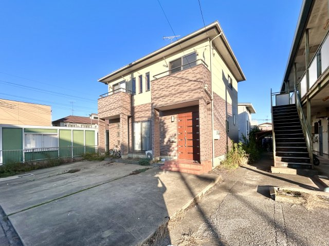 【中古戸建】邑楽郡大泉町西小泉1丁目の外観|■外観｜親戚や友人を何度でも招きたくなってしまうようなお家です( ＾＾ )