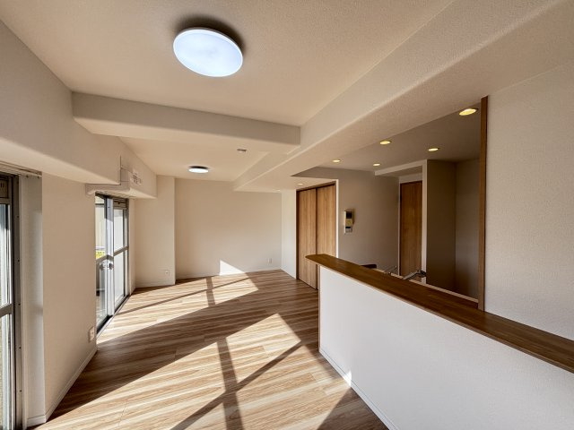 サーパス沼田の居間・リビング