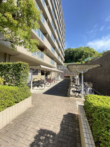 サーパス沼田の駐輪場