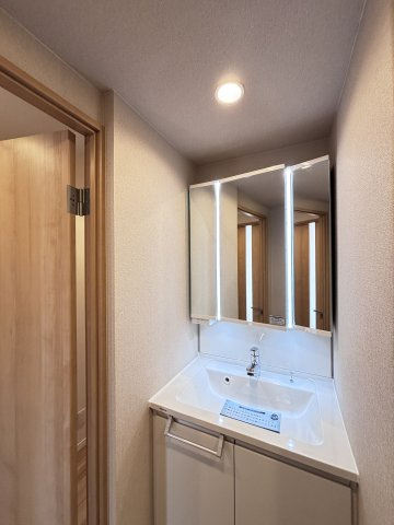 サーパス沼田の独立洗面台