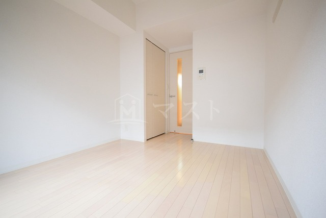 プレサンス天満橋アンジェの居間・リビング