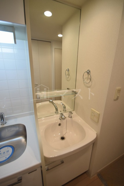 プレサンス天満橋アンジェの洗面所