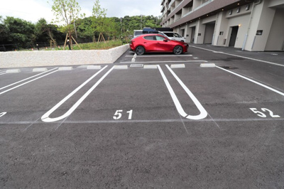 【駐車場】 | モンドミオ沖縄リゾートライカムヒルズ 