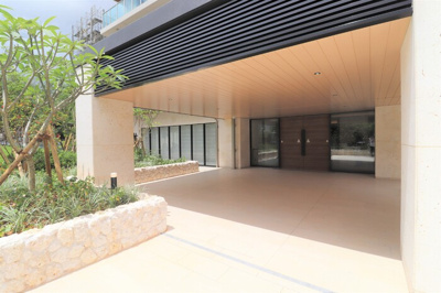 【エントランス】 | モンドミオ沖縄リゾートライカムヒルズ 