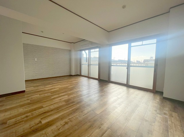 第１星栄ハイツの居間・リビング