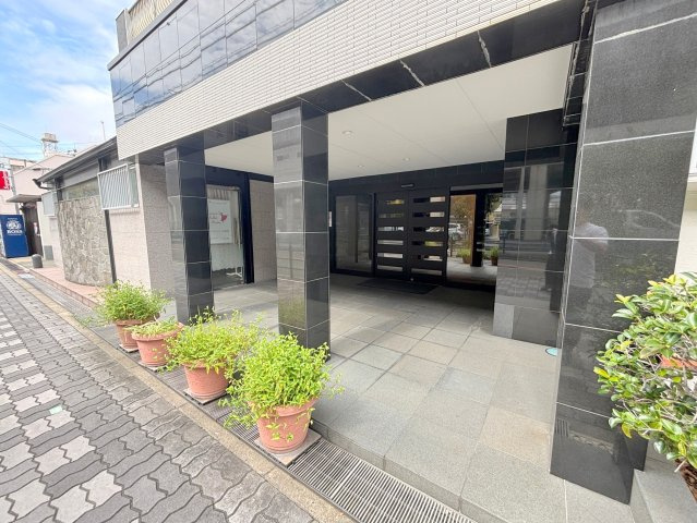 第１星栄ハイツのエントランス