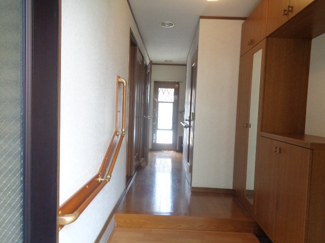 東灘区本庄町1丁目　中古戸建の玄関|シンプルで使いやすい玄関です