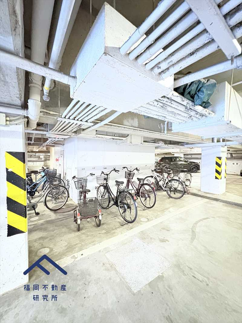 コーポラス東光の駐車場