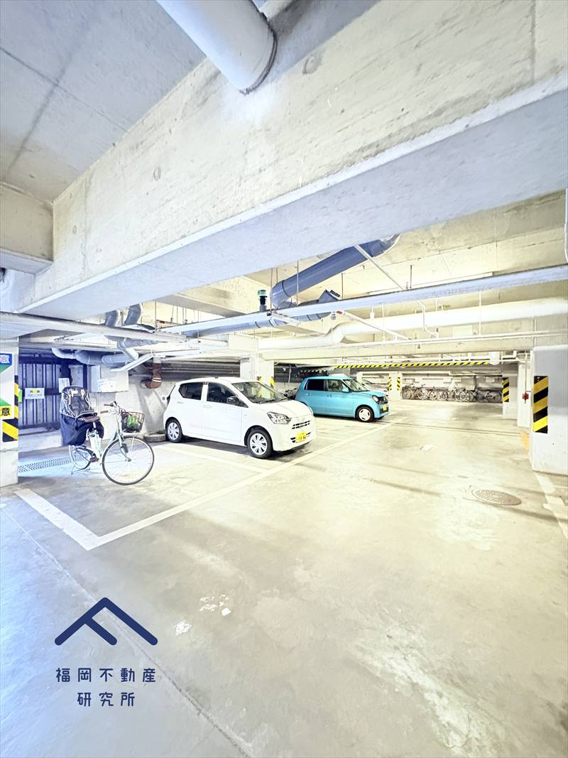 コーポラス東光の駐車場