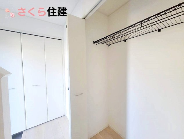 クレイドルガーデン中岡本町第10　2号棟の収納|1階　玄関ホール収納