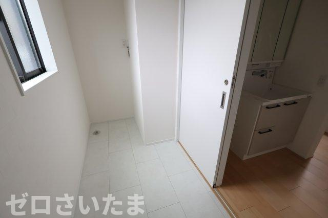 《仲介手数料無料》南区白幡６丁目3新築一戸建てのランドリースペース