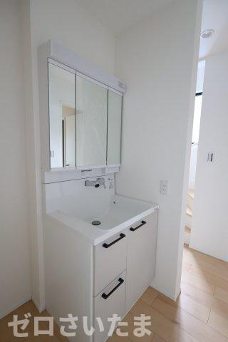 《仲介手数料無料》南区白幡６丁目3新築一戸建ての独立洗面台