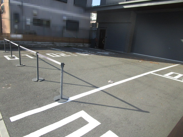 守口市寺方錦通２丁目の倉庫の駐車場