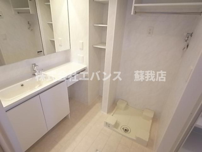 【洗面所】 | Holy Lands(ホーリーランド） | ゆったりとスペースのある洗面所