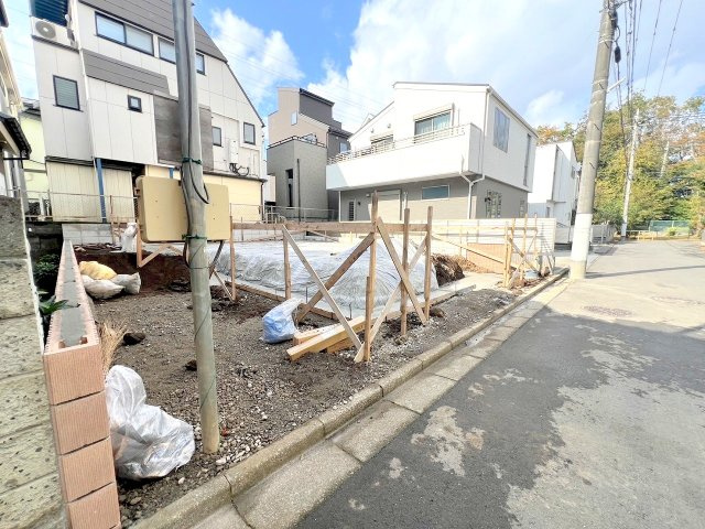 立川市一番町2丁目　新築戸建　全1棟の前面道路含む現地写真