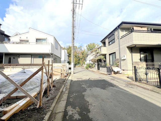 立川市一番町2丁目　新築戸建　全1棟の前面道路含む現地写真