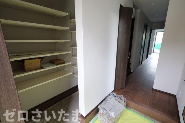 《仲介手数料無料》南区白幡６丁目1367-1新築一戸建ての玄関