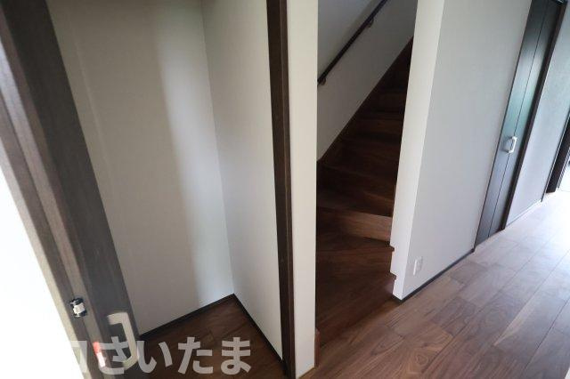 《仲介手数料無料》南区白幡６丁目1367-1新築一戸建ての玄関