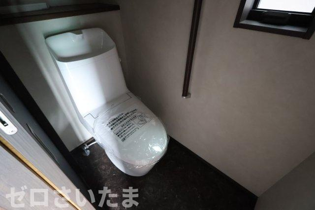 《仲介手数料無料》南区白幡６丁目1367-1新築一戸建てのトイレ