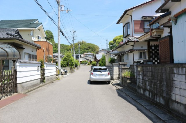 落神町　売土地の前面道路含む現地写真