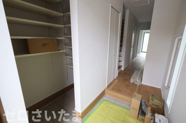 《仲介手数料無料》南区白幡６丁目1367-1新築一戸建ての玄関