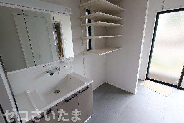 《仲介手数料無料》南区白幡６丁目1367-1新築一戸建ての独立洗面台