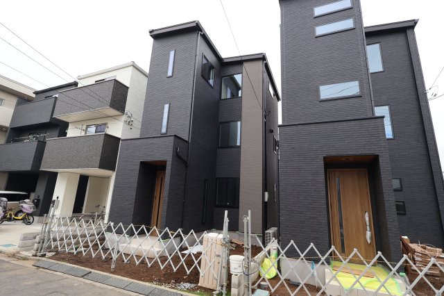 《仲介手数料無料》南区白幡６丁目1367-1新築一戸建て