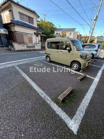 マイネ・リーベの駐車場