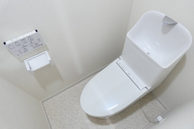 【トイレ】 | 嬉しい温水洗浄便座付き。