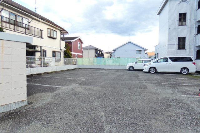 【駐車場】