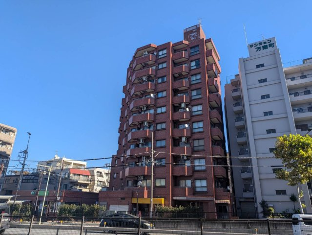 モナークマンション方南町の外観