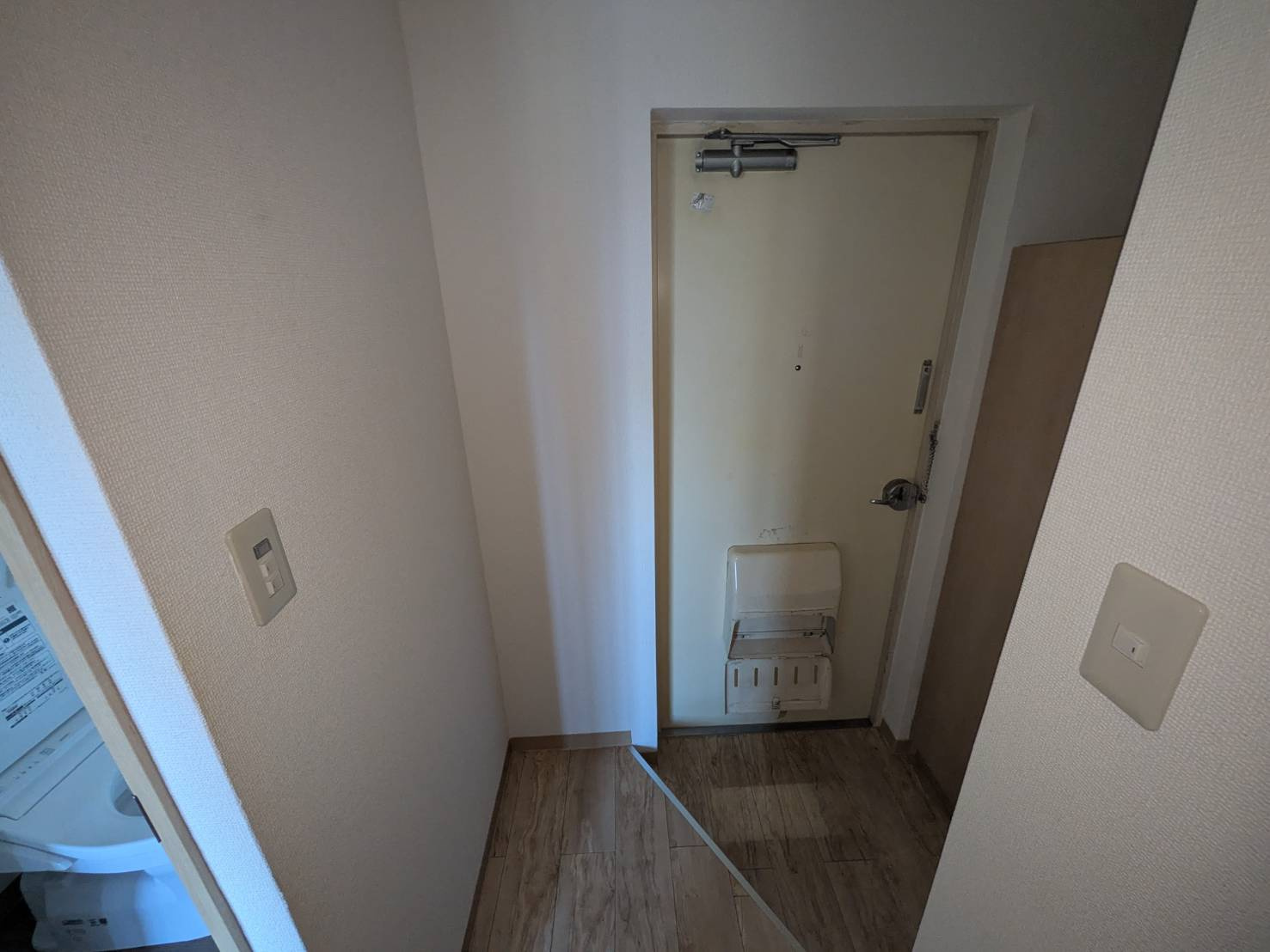 モナークマンション方南町の玄関