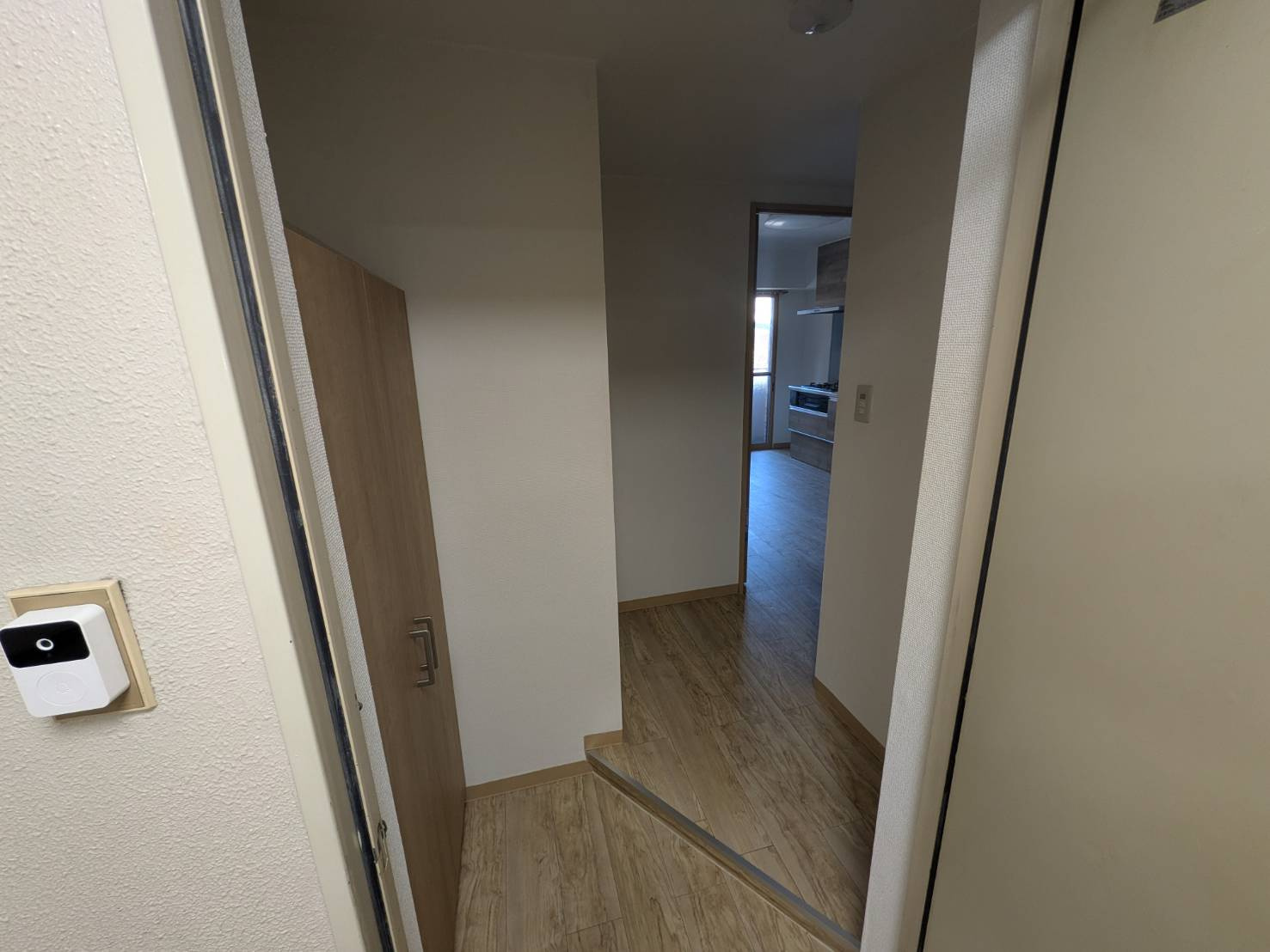 モナークマンション方南町の玄関