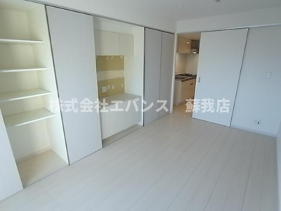 【居間・リビング】 | リブリ・ジェイパレス | こちらのリビングで趣味の時間をお楽しみください